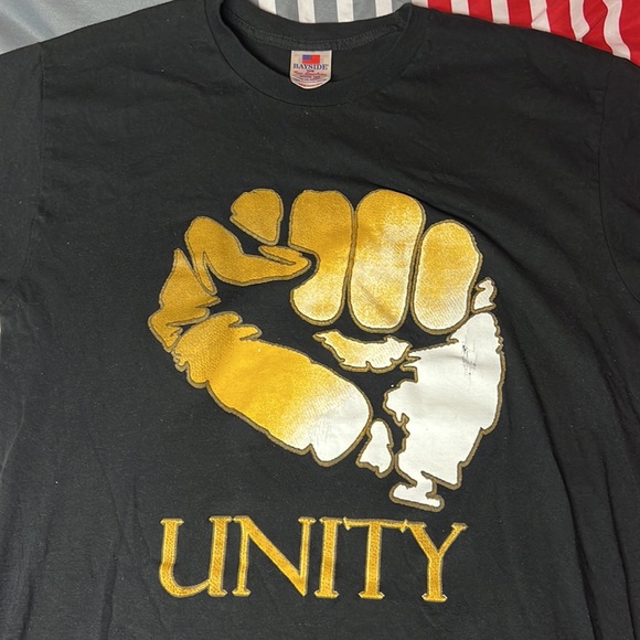 Mens VINTAGE Black “Unity” Shortsleeved T-Shirt - Picture 2 of 4